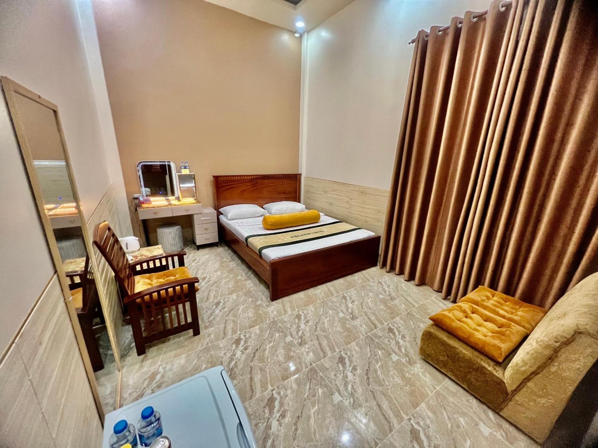Xuan Huynh 3 Hotel 朔庄 外观 照片